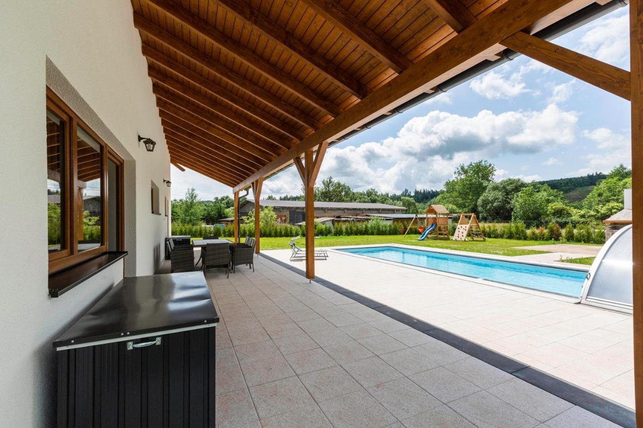 Holiday House Adam Prosecne Kültér fotó